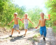Divorced parents: holidays and taking the children abroad.